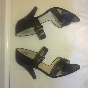 Brown • CrissCrossing at Toe • with Pump Back